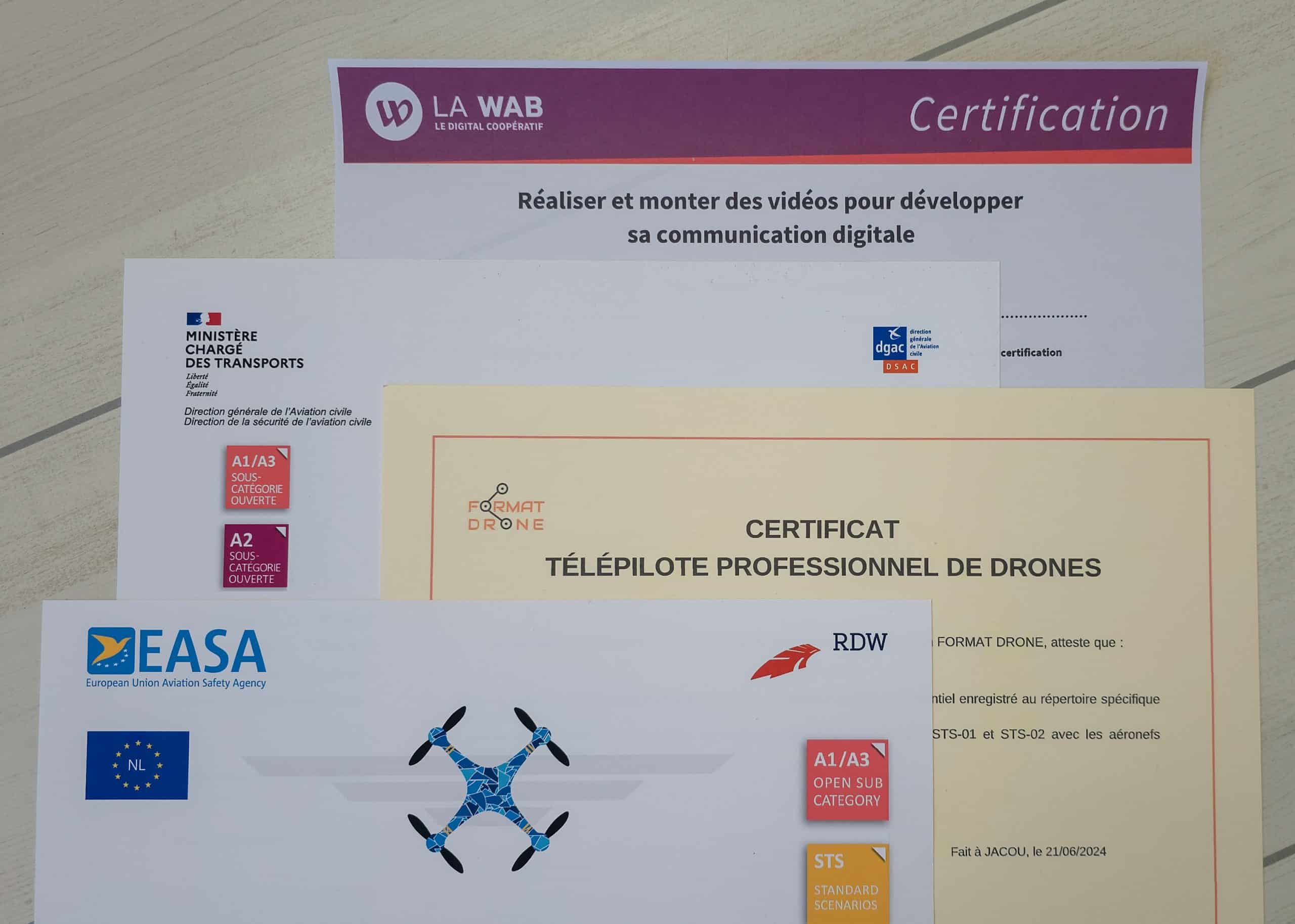 Photographie des diplômes de certifications de télépilote de drone professionnel